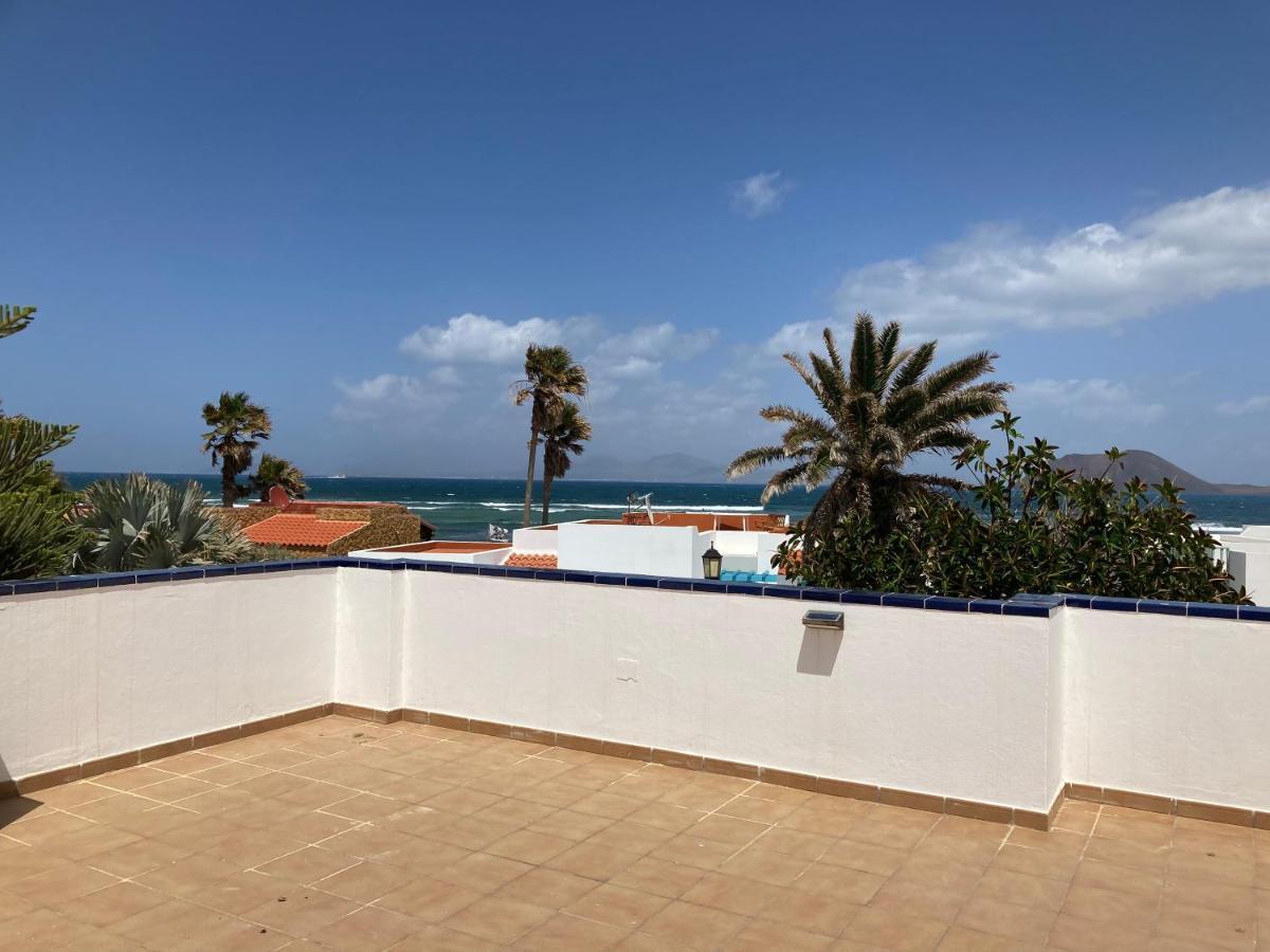 Beach House With The Heated Pool Next To Rocky Point Corralejo Buitenkant foto