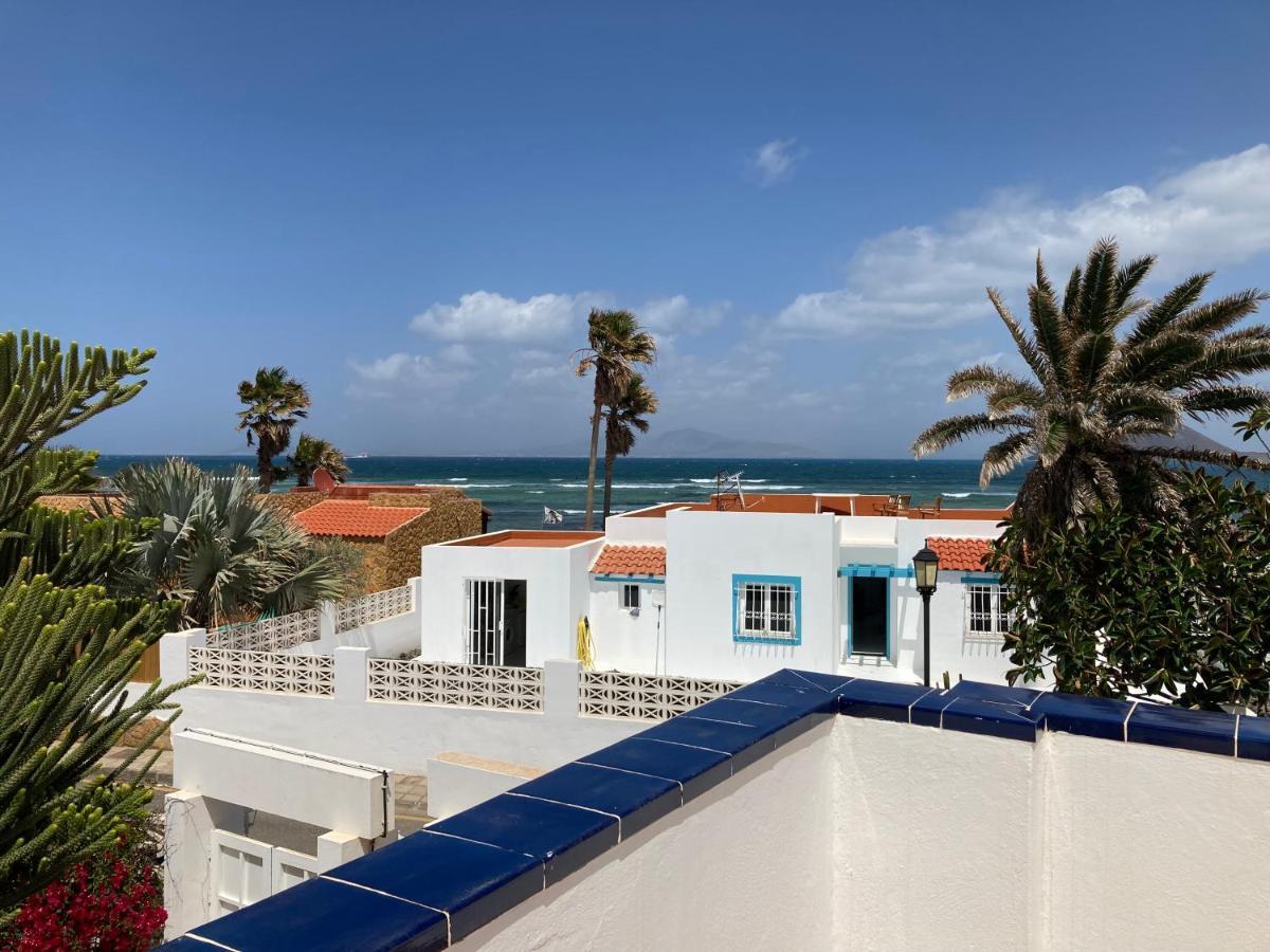 Beach House With The Heated Pool Next To Rocky Point Corralejo Buitenkant foto