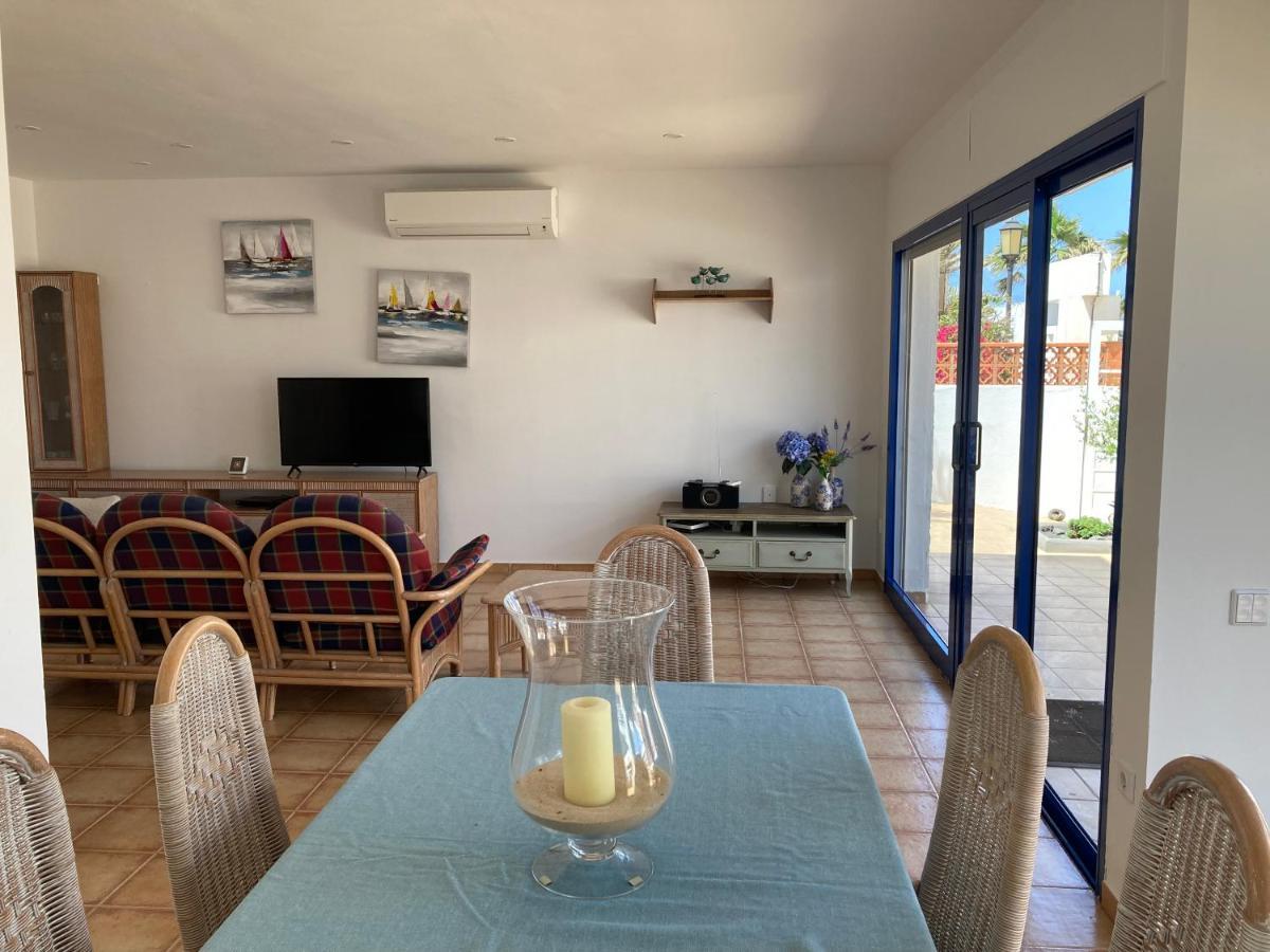 Beach House With The Heated Pool Next To Rocky Point Corralejo Buitenkant foto