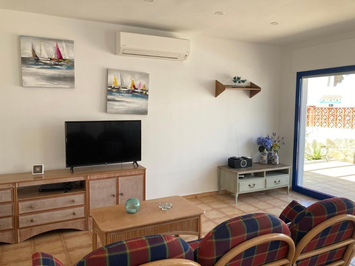 Beach House With The Heated Pool Next To Rocky Point Corralejo Buitenkant foto
